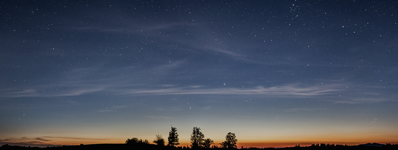 夜は、静寂と星空に還る。